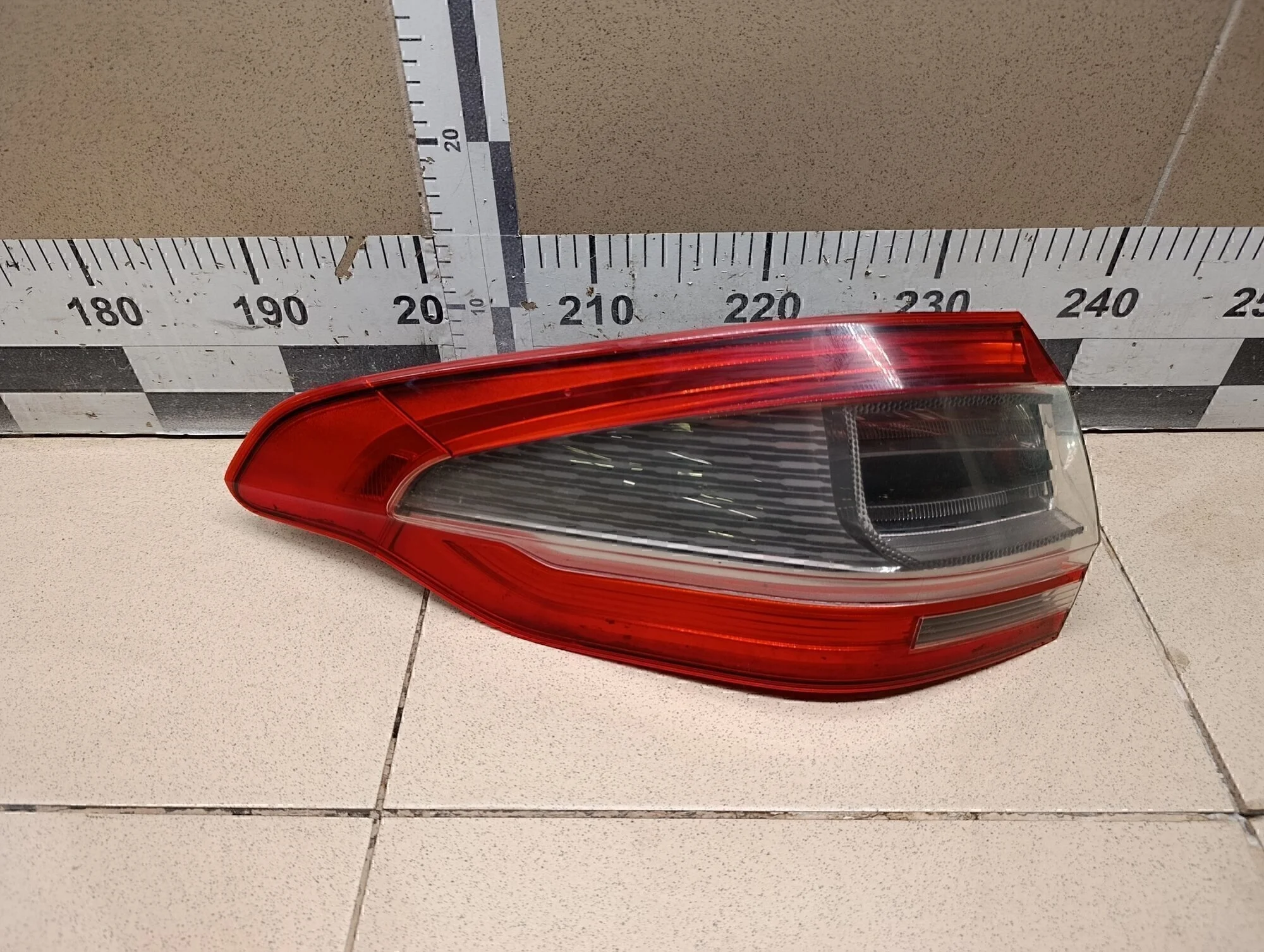 Фонарь задний наружный левый S-MAX 2006-2015