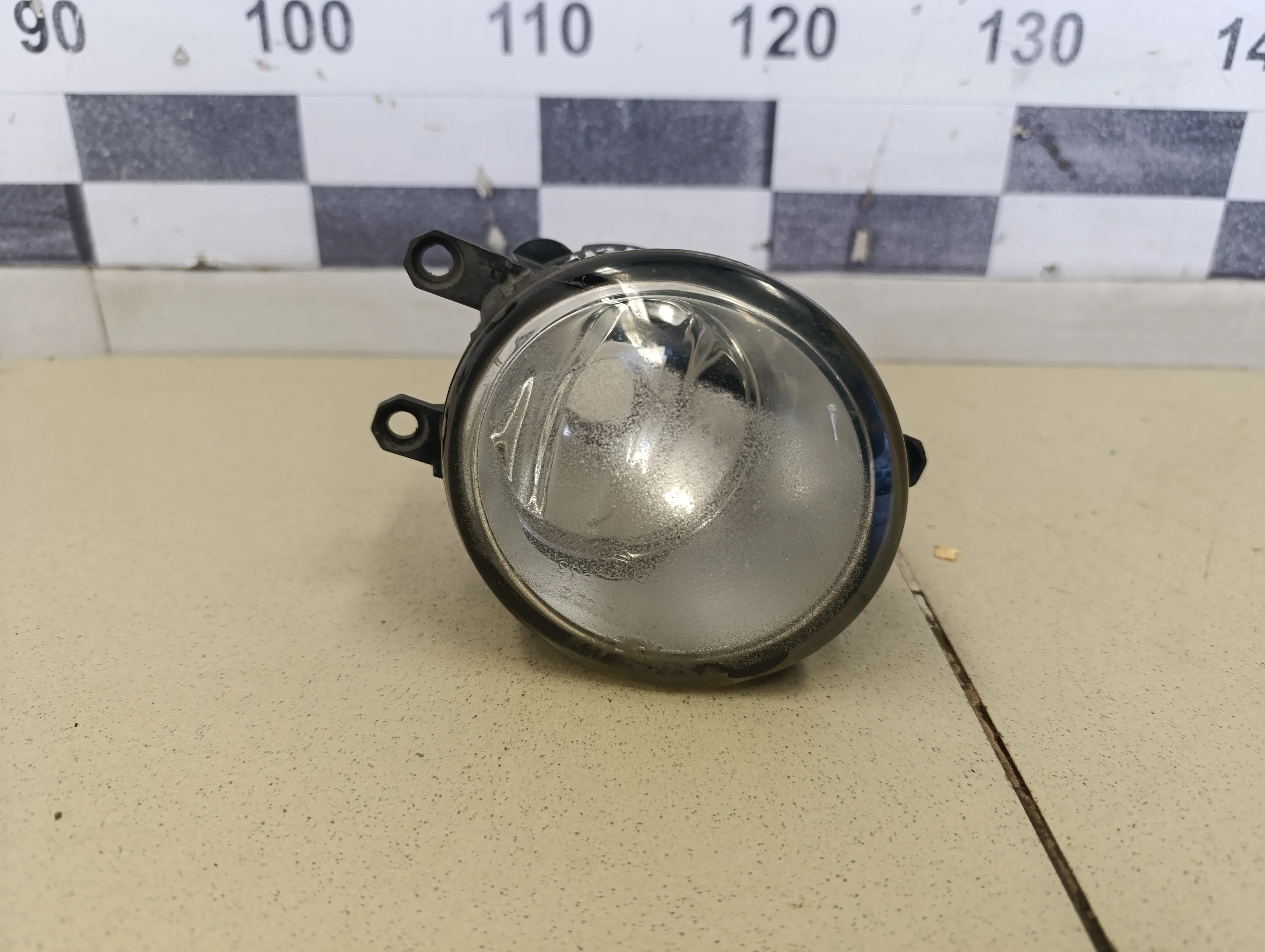 Фара противотуманная левая Avensis II 2003-2008