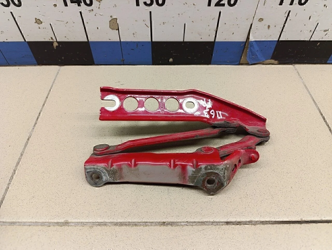 Петля капота правая Fabia 2007-2015