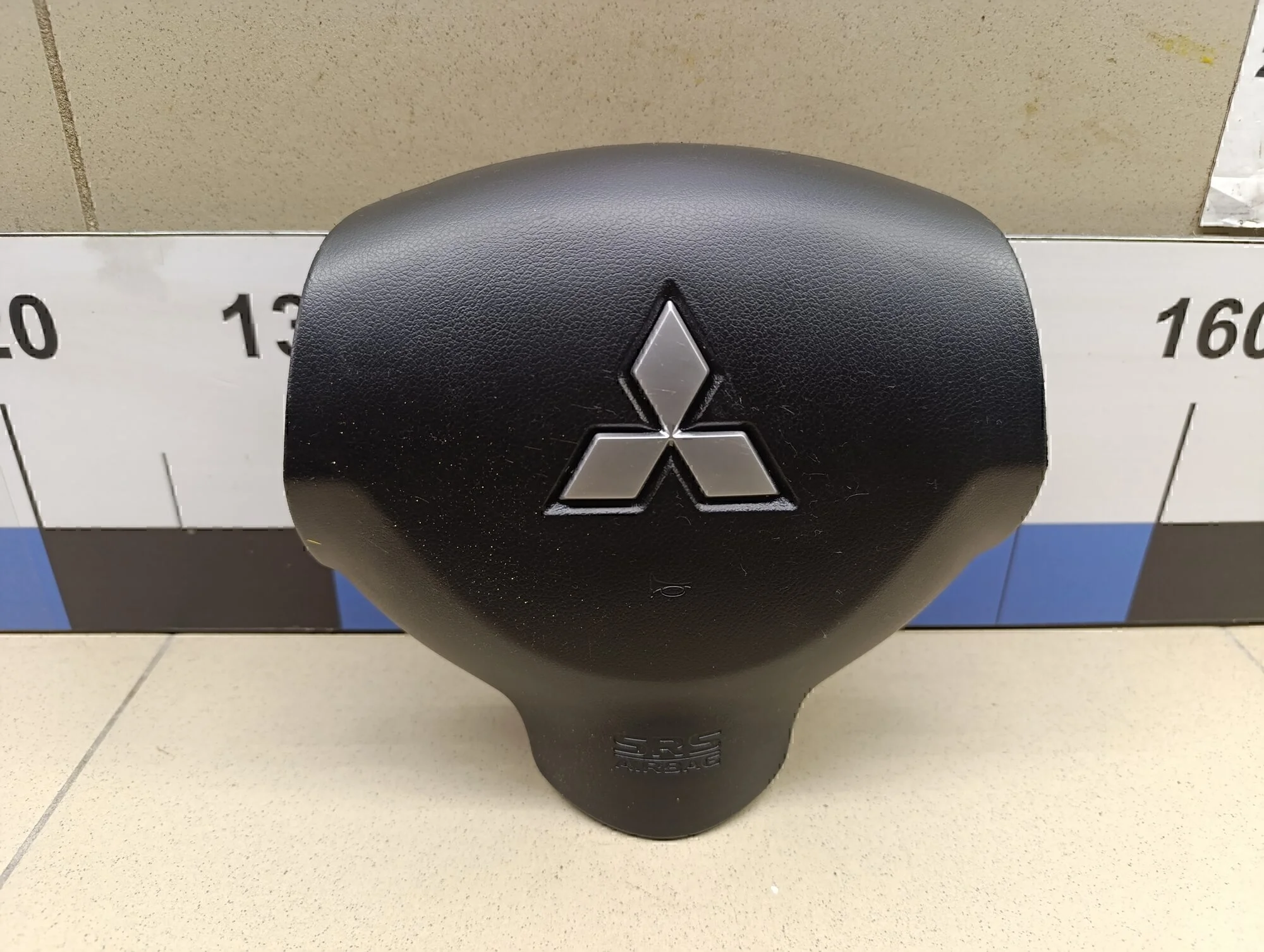 Крышка подушка безопасности (в рулевое колесо) Lancer (CX,CY) 2007>