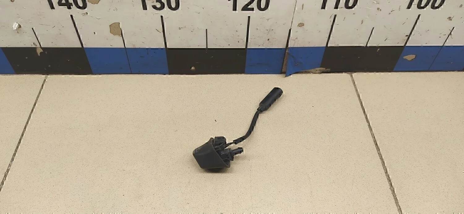 Форсунка омывателя лобового стекла 3-серия E90/E91 2005>