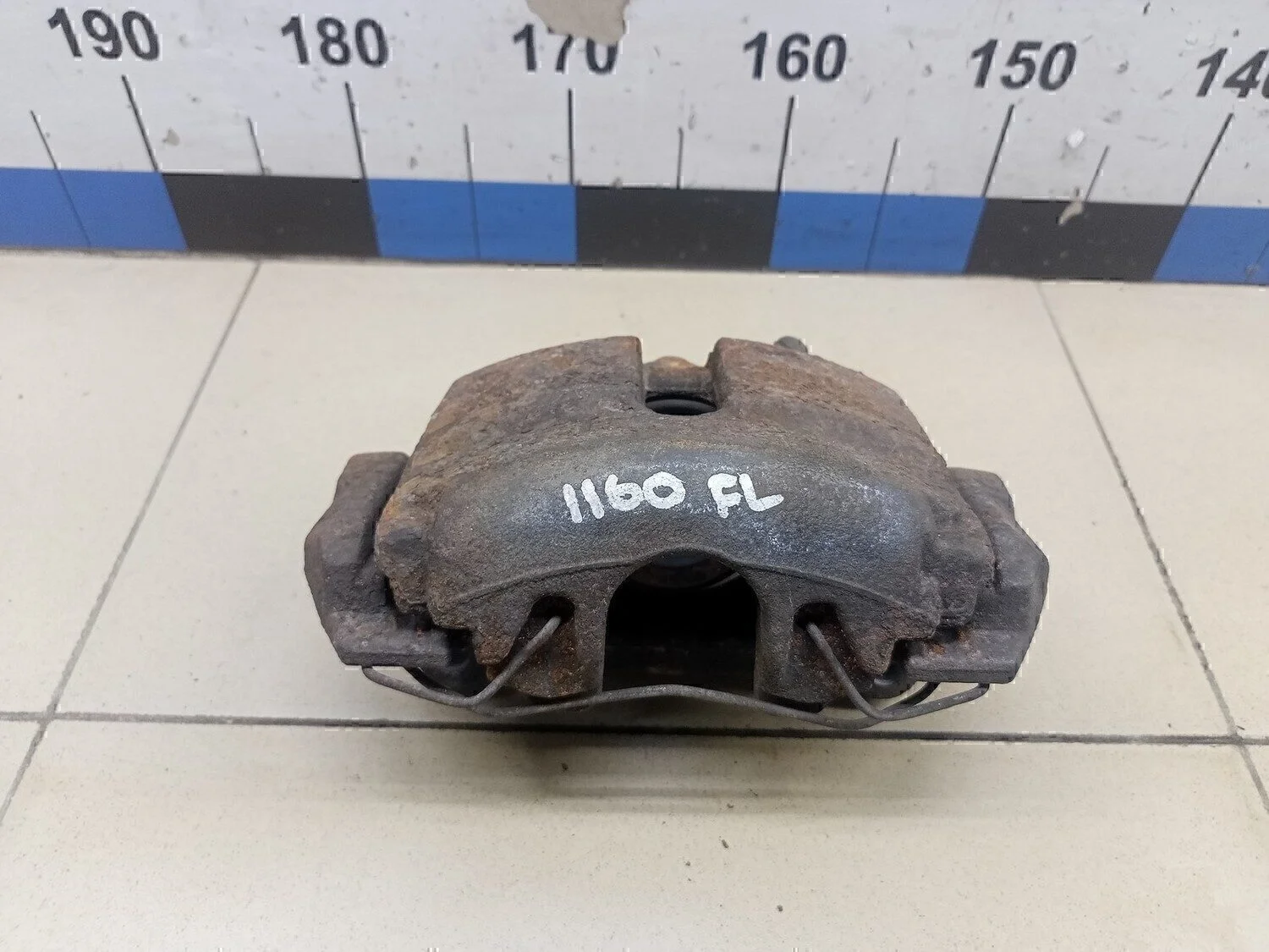 Суппорт передний левый Passat [B6] 2005-2010