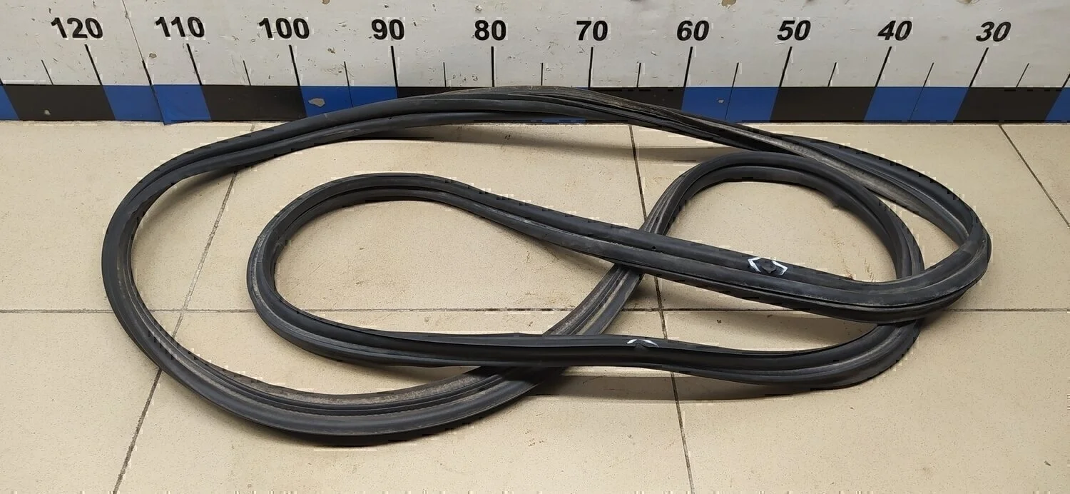 Уплотнитель багажника Astra H / Family 2004-2015