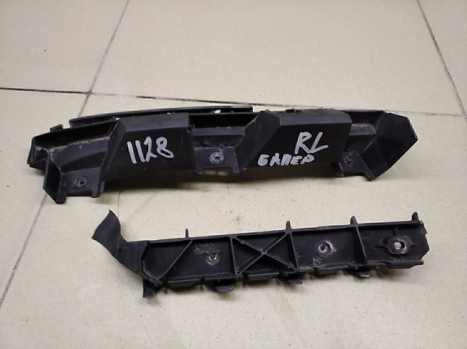 Направляющая заднего бампера левая Astra H / Family 2004-2015