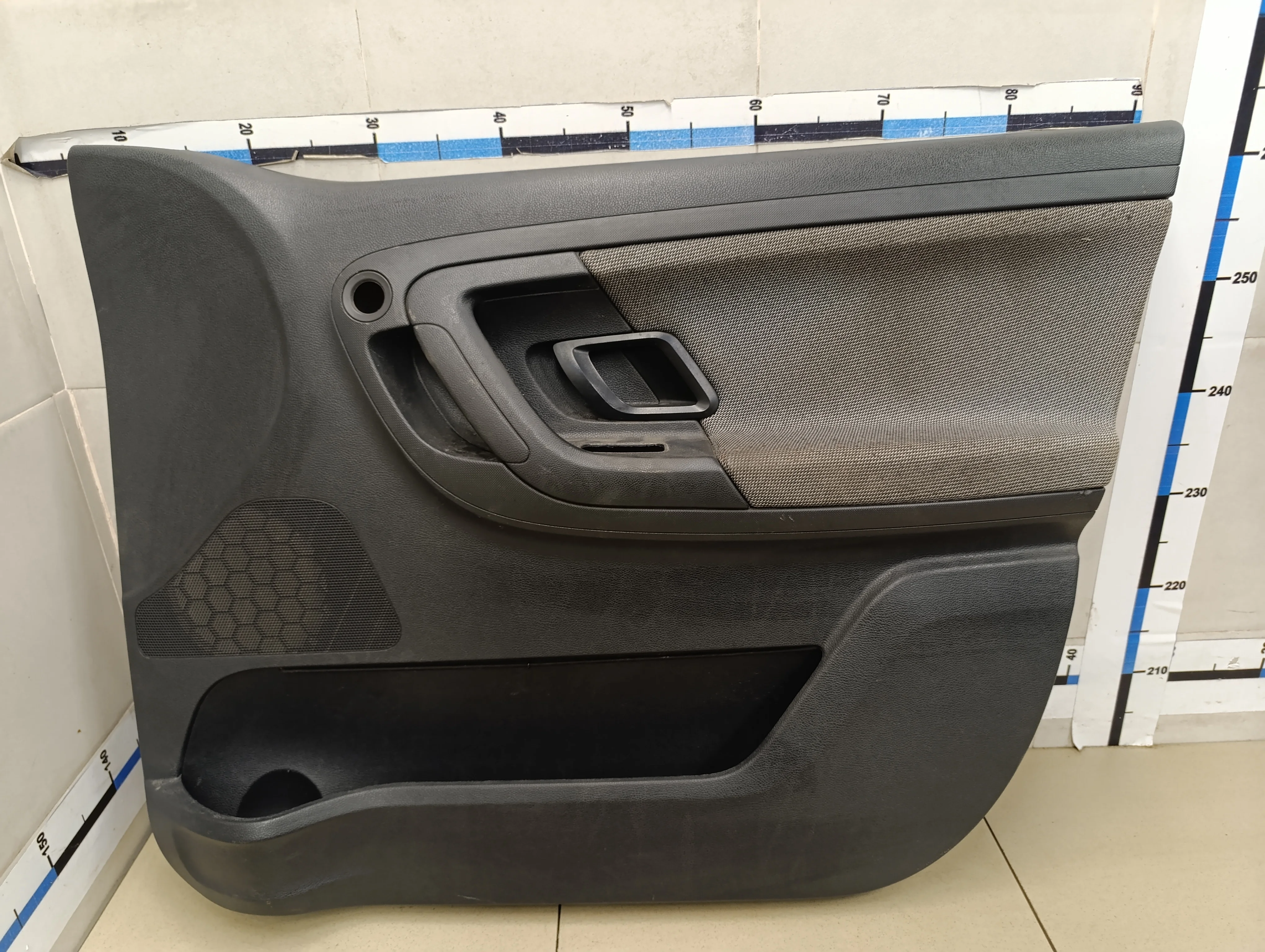 Обшивка двери передней правой Fabia 2007-2015