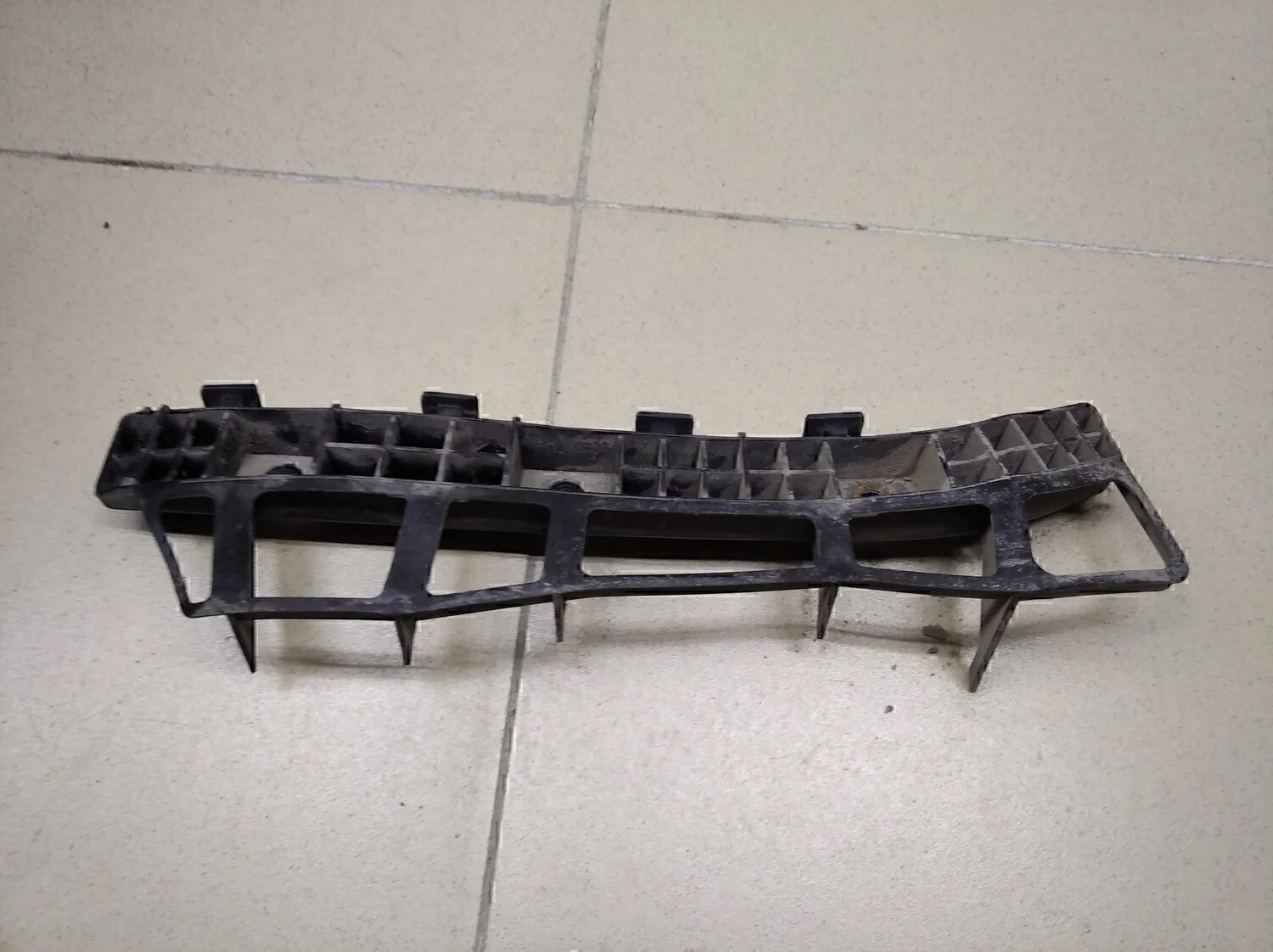 Направляющая заднего бампера правая i30 2007-2012