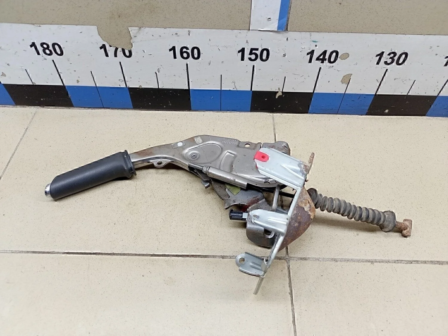 Рычаг стояночного тормоза Astra H / Family 2004-2015