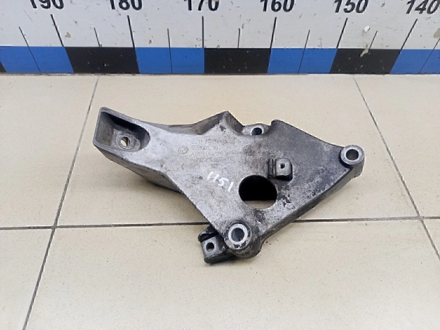 Кронштейн двигателя левый 1-серия E82/E88 2006>