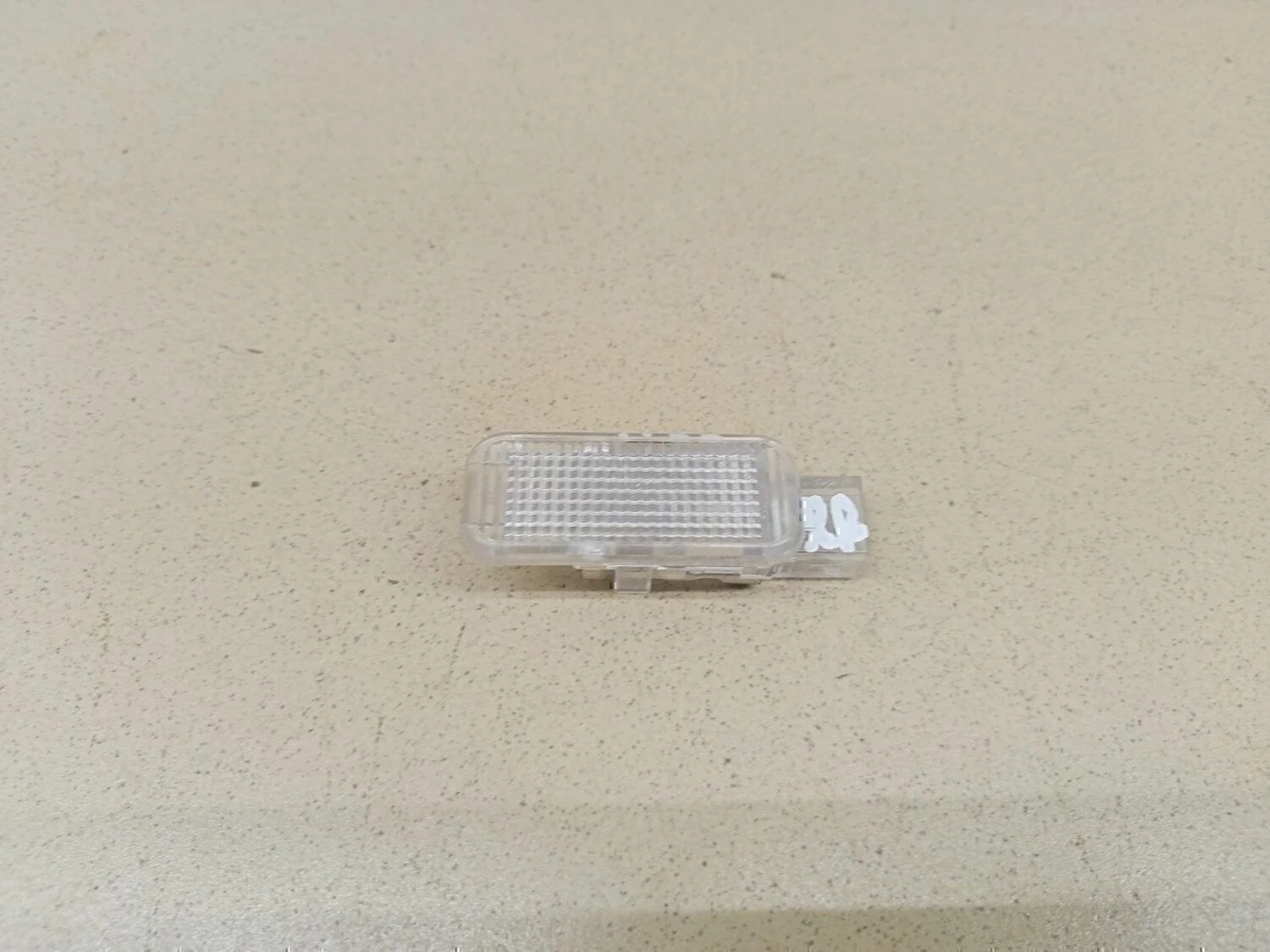 Плафон салонный A4 [B5] 1994-2000