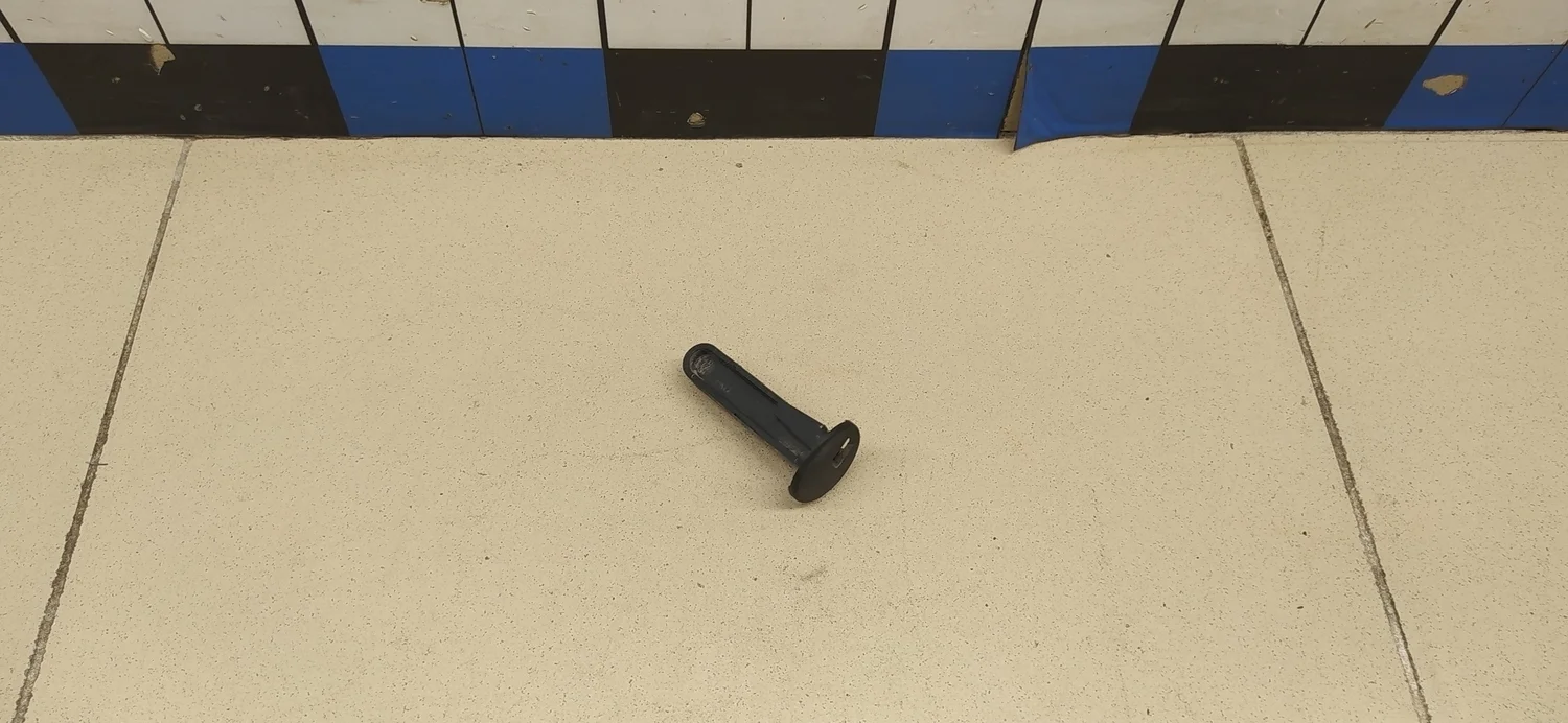 Кронштейн радиатора Duster 2012>