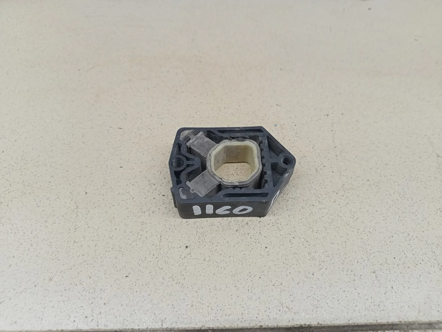 Кронштейн радиатора Passat [B6] 2005-2010