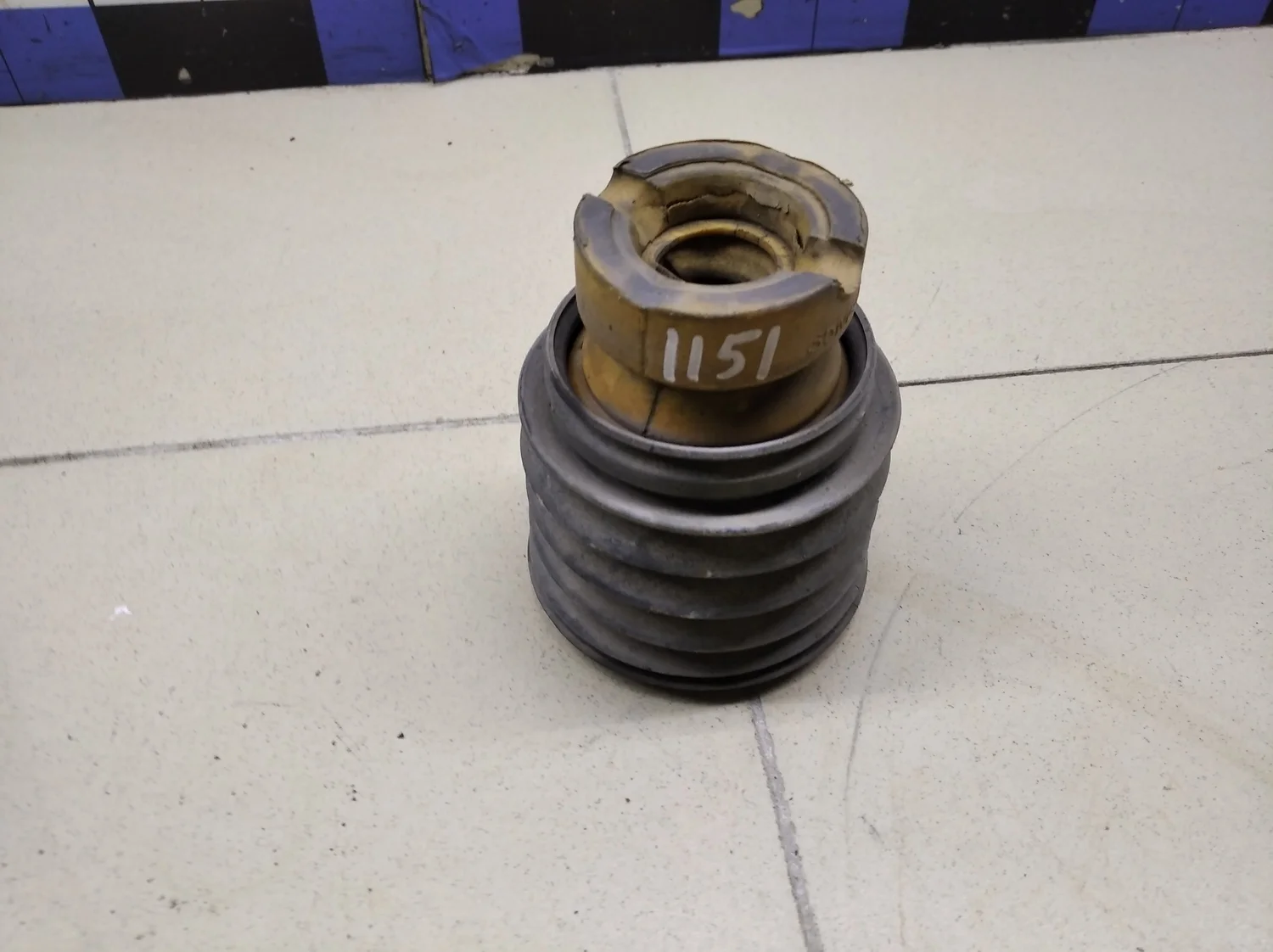 Пыльник переднего амортизатора 3-серия E90/E91 2005>