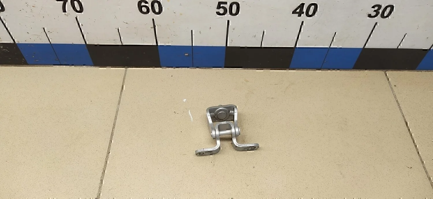 Петля двери багажника Octavia (A5 1Z-) 2004-2013