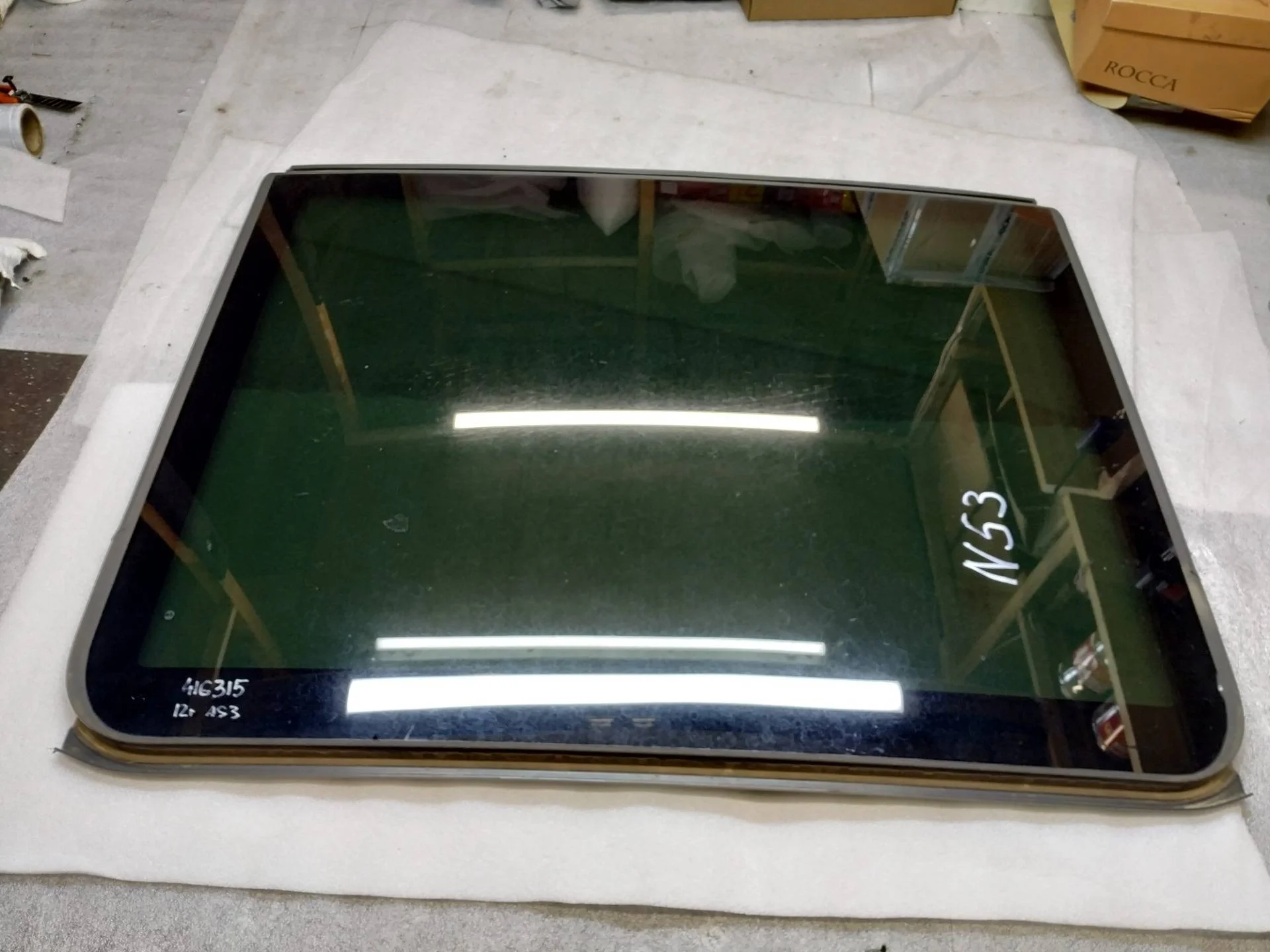 стекло люка задний Volkswagen Touareg 2 7P6 2013