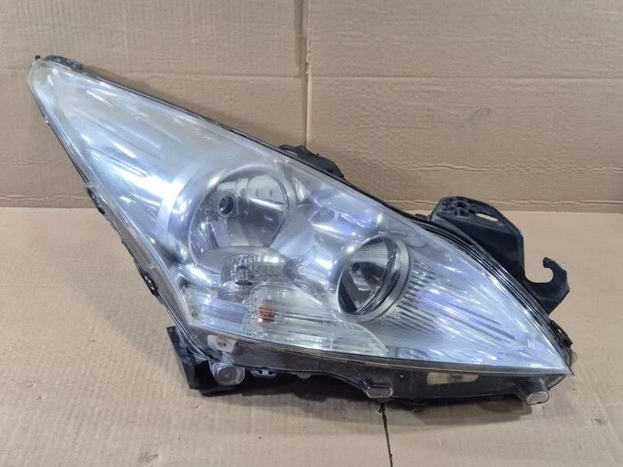 Фара правая Peugeot 3008 I (2009—2013)