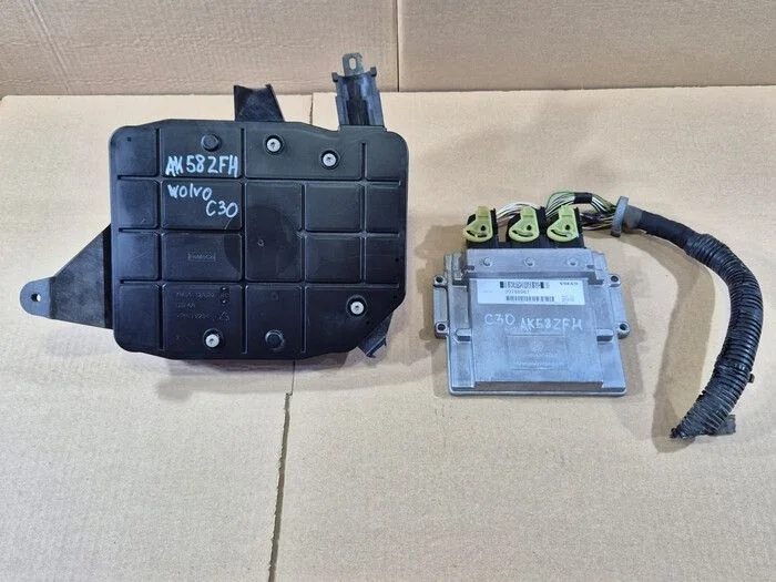Блок управления двигателем Volvo C30 I (2006—2010)