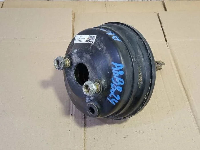 Усилитель тормозов вакуумный Audi A8 D2 (1994—1999)