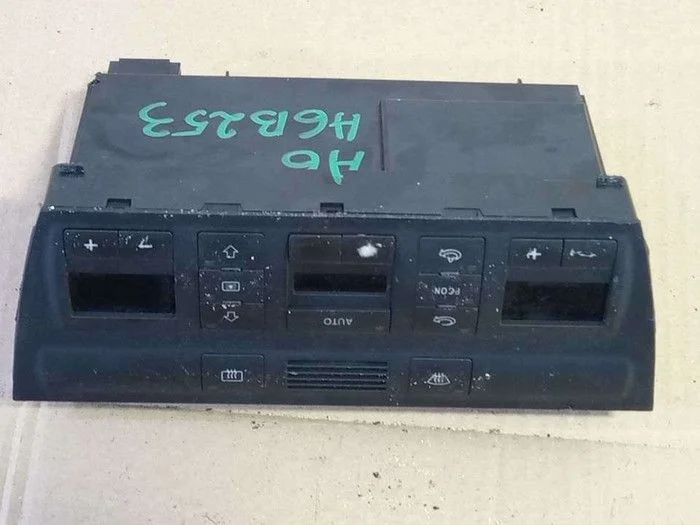 Блок управления климатом Audi A6 C5 (1997—2001)