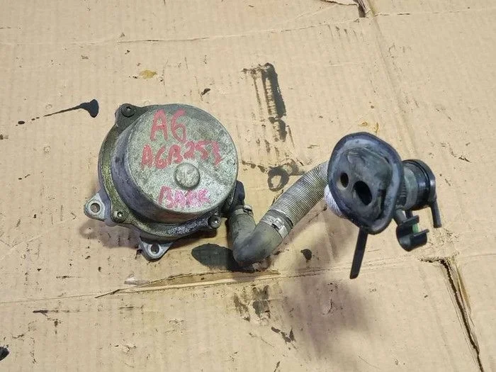 Насос вакуумный Audi A6 C5 (1997—2001)