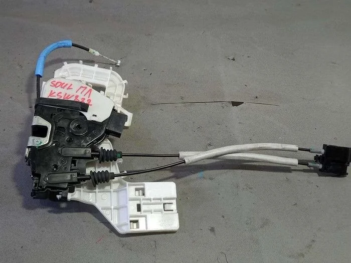 Замок двери передней левой Kia Soul II рестайлинг (2016—2019)