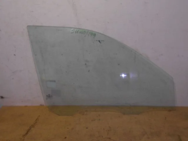 Стекло двери передней правой Kia Sportage II (2004—2008)