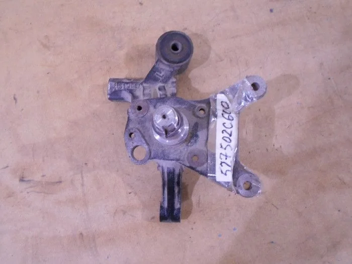 Цапфа задняя левая Hyundai Coupe II (2002—2007)