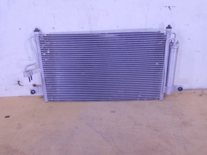 Радиатор кондиционера Hyundai Accent II рестайлинг (2002—2005)