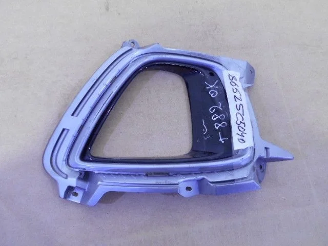 Рамка левой противотуманной фары Kia Sorento Prime III (2014—2017)