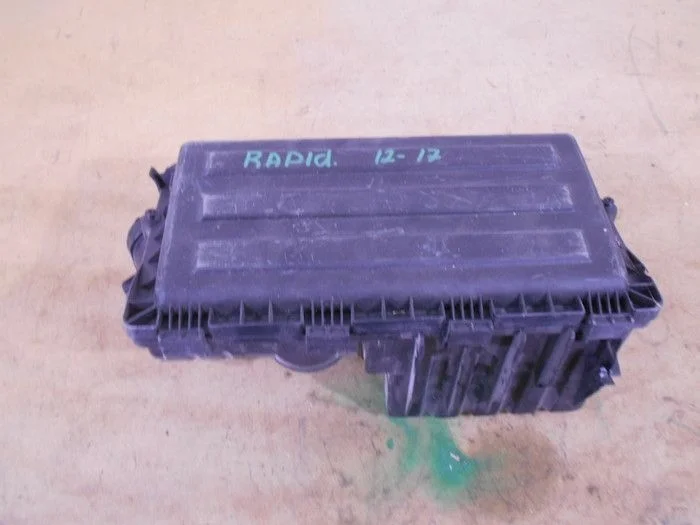 Корпус воздушного фильтра Skoda Fabia II (2007—2010)