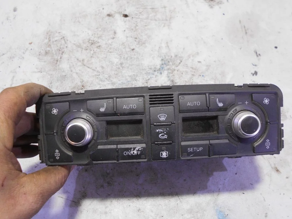 Блок управления климатической установкой Audi A8 D3 (2002—2005)