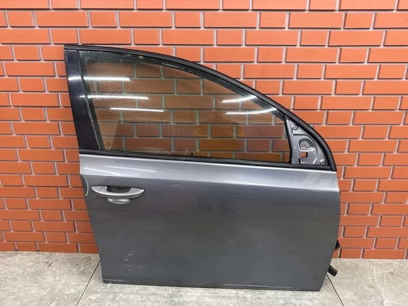 Дверь Volkswagen Golf 2010 5K4831056H MK6 1.6 BSE, передняя правая