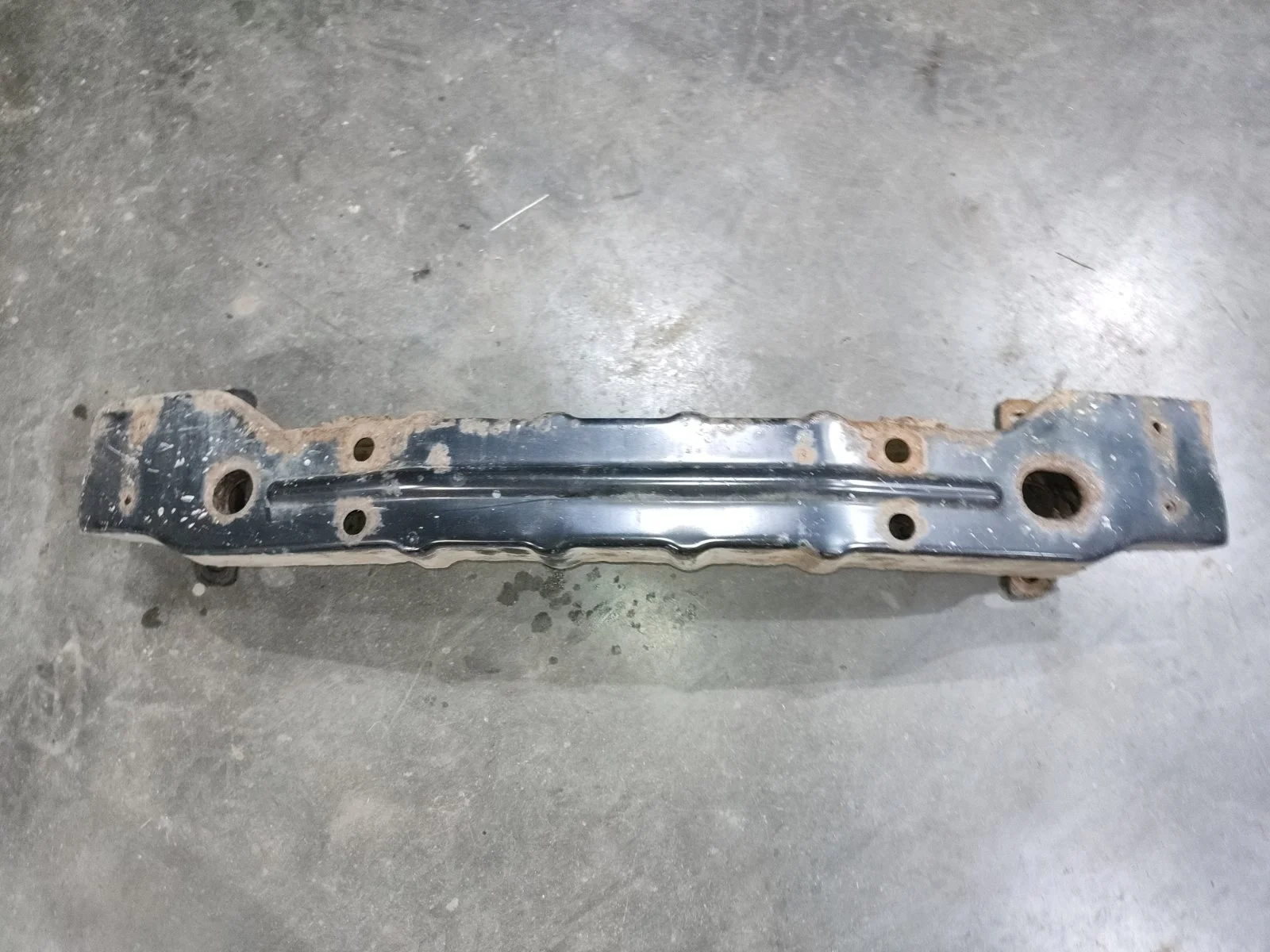 Усилитель бампера Ssang Yong Actyon 2007 C100