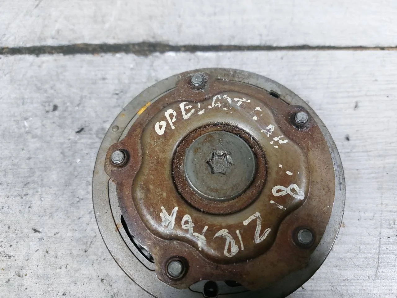 Фазорегулятор Chevrolet Cruze J300