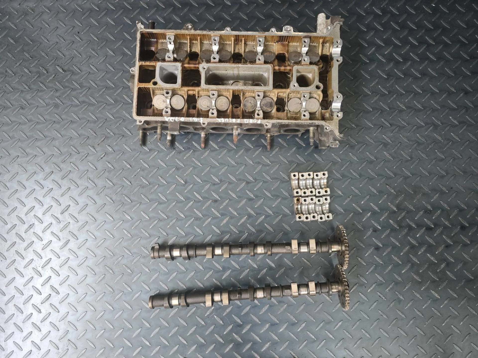 головка блока цилиндров Ford Focus 2