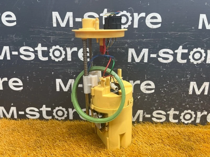 Бензонасос Bmw X5 2013 16117195471 F15 N57D30A, правый