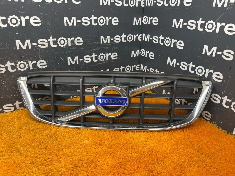 Решетка радиатора Volvo XC60 2011 31290999 DZ44 B4204T6