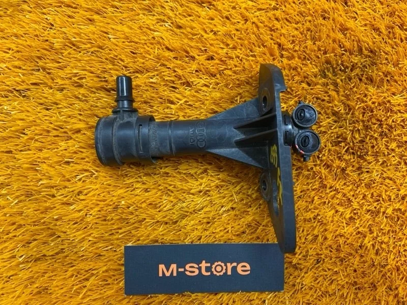 Форсунка омывателя фары Audi Q7 2015 4M0955102A 4M CYR, правая