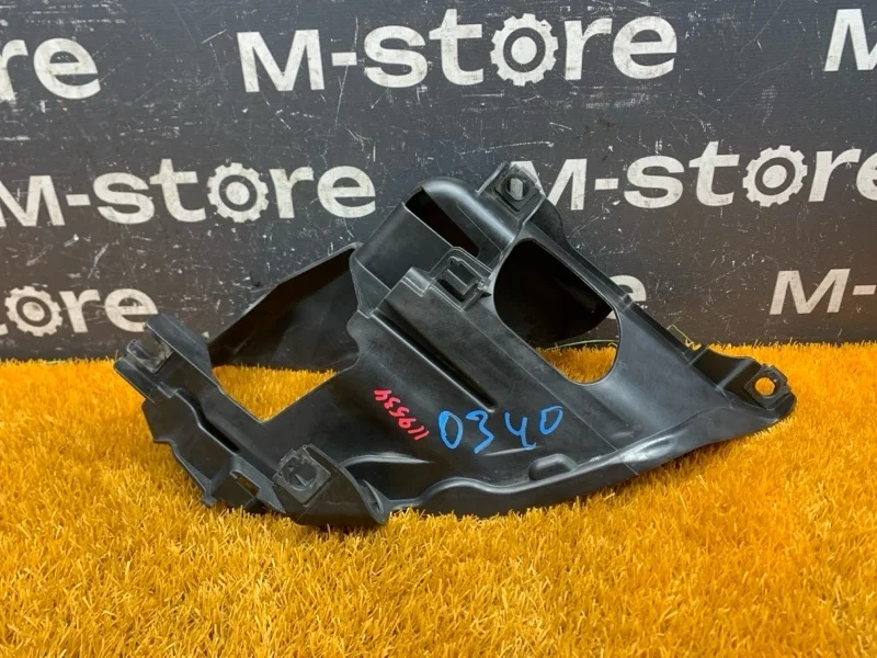 Кронштейн фары Audi Q7 2008 4L0941614 4LB BAR, правый