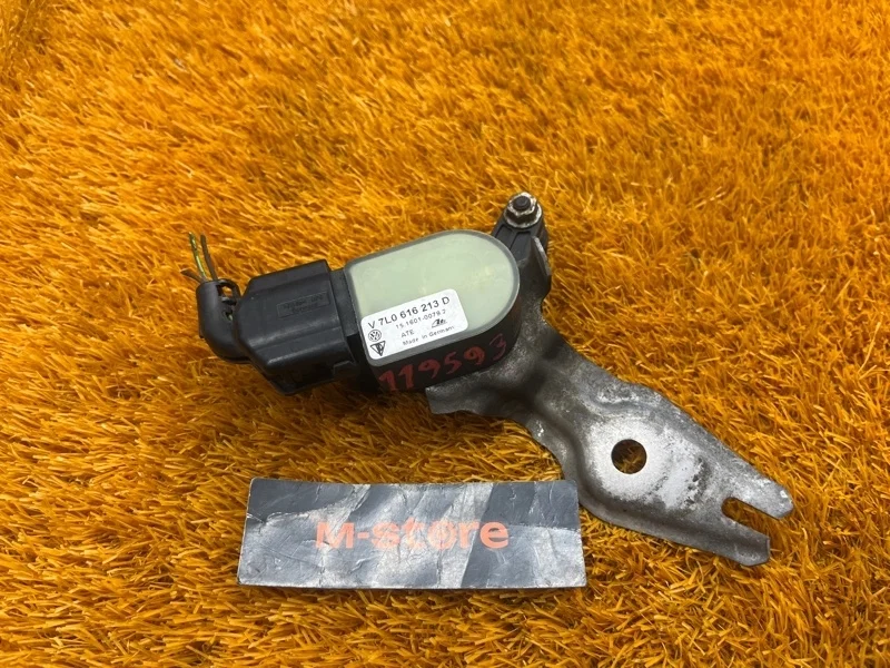 Датчик высоты дорожного просвета Porsche Cayenne 2007 7L0616213D 957 M4801, передний