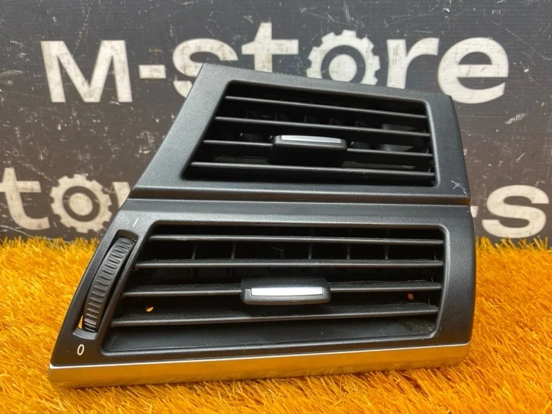 Дефлектор воздушный Bmw X5 2010 9227768 E70 N55B30A, передний правый