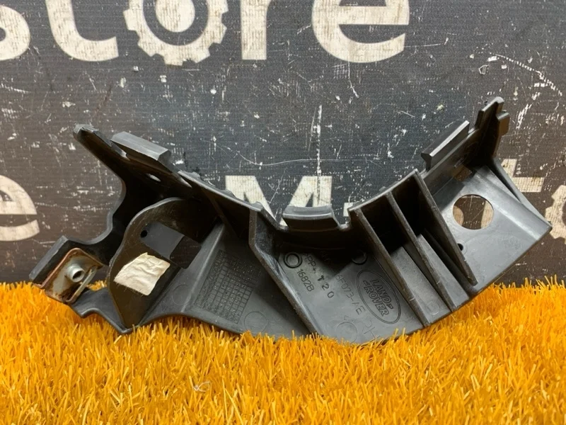 Крепление бампера Land Rover Freelander 2010 6H5216F073AE L359 B6324S, переднее правое