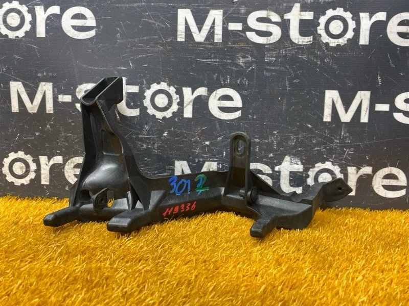 Крепление бампера Porsche Cayenne 2007 7L5807890 957 M4801, переднее правое