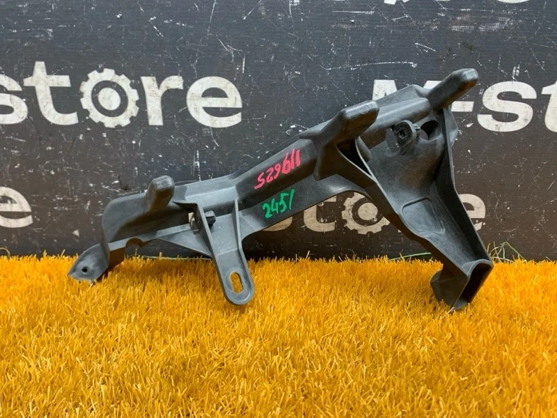 Крепление бампера Porsche Cayenne 2007 7L5807890 957 M4851, переднее правое