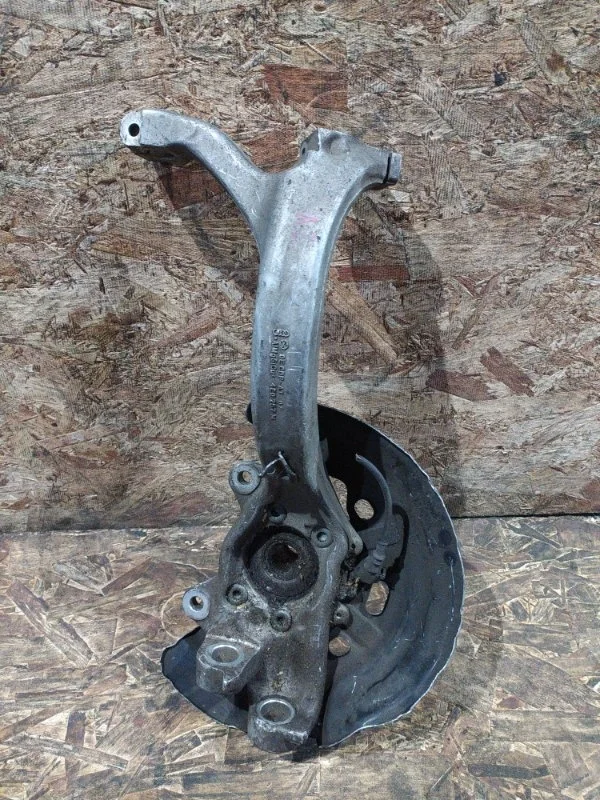 Кулак в сборе со ступицей AUDi A8 2008 4E2