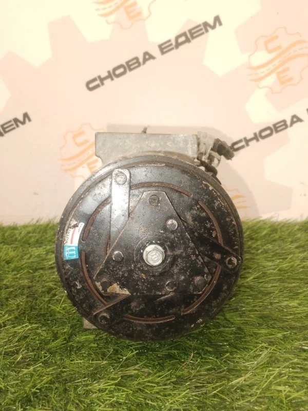 Компрессор кондиционера Nissan X-Trail 926001DE0A M9R
