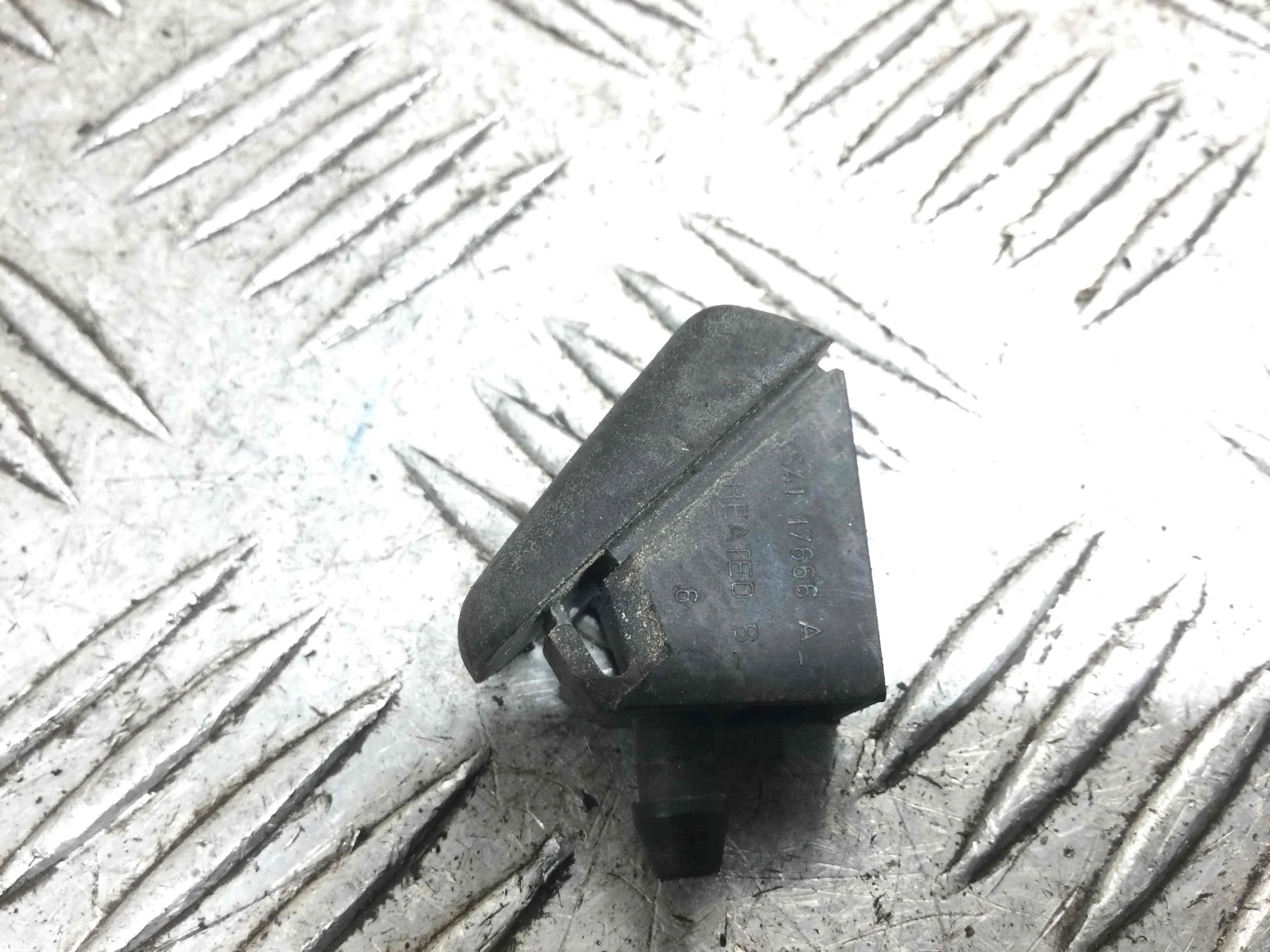 Форсунка омывателя Ford Focus 1 поколение (1998-2001) дизель 1.8 TDCi Механика Х/б