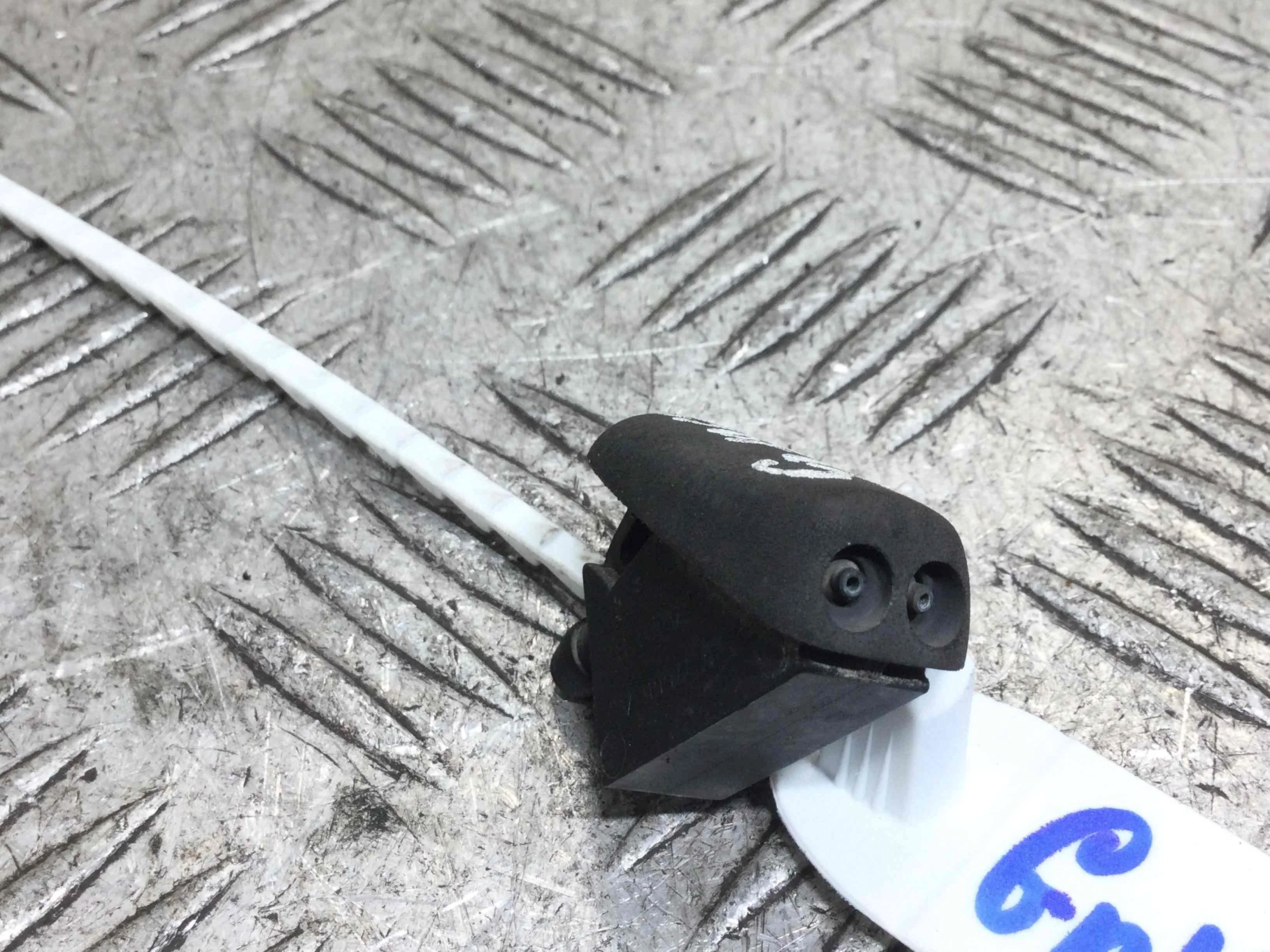 Форсунка омывателя Ford Focus 1 поколение [рестайлинг] (2001-2005) бензин 1.6 i Механика Универсал