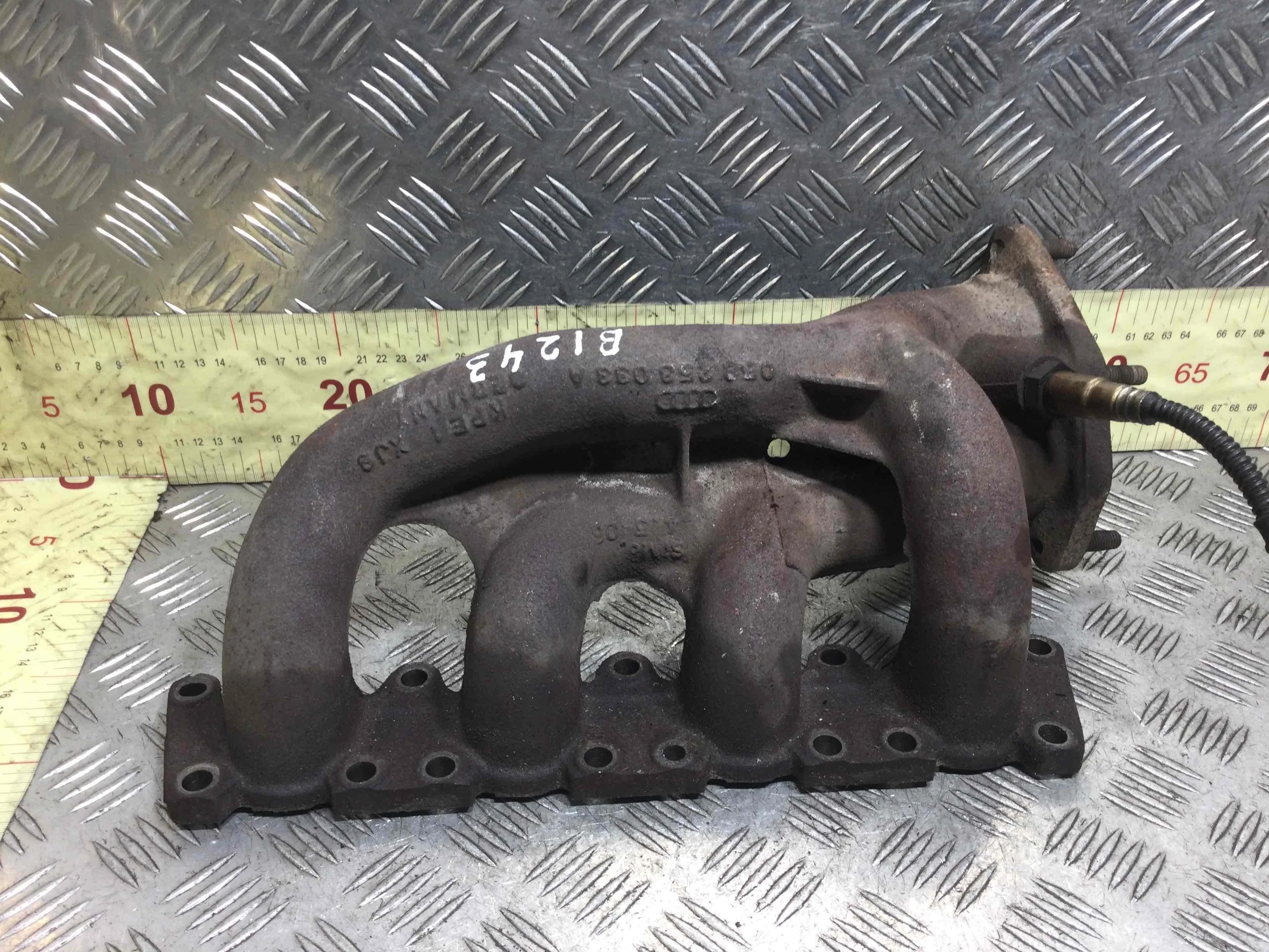 Коллектор выпускной Audi A4 B5 (1994-1999) бензин 1.8 i Механика