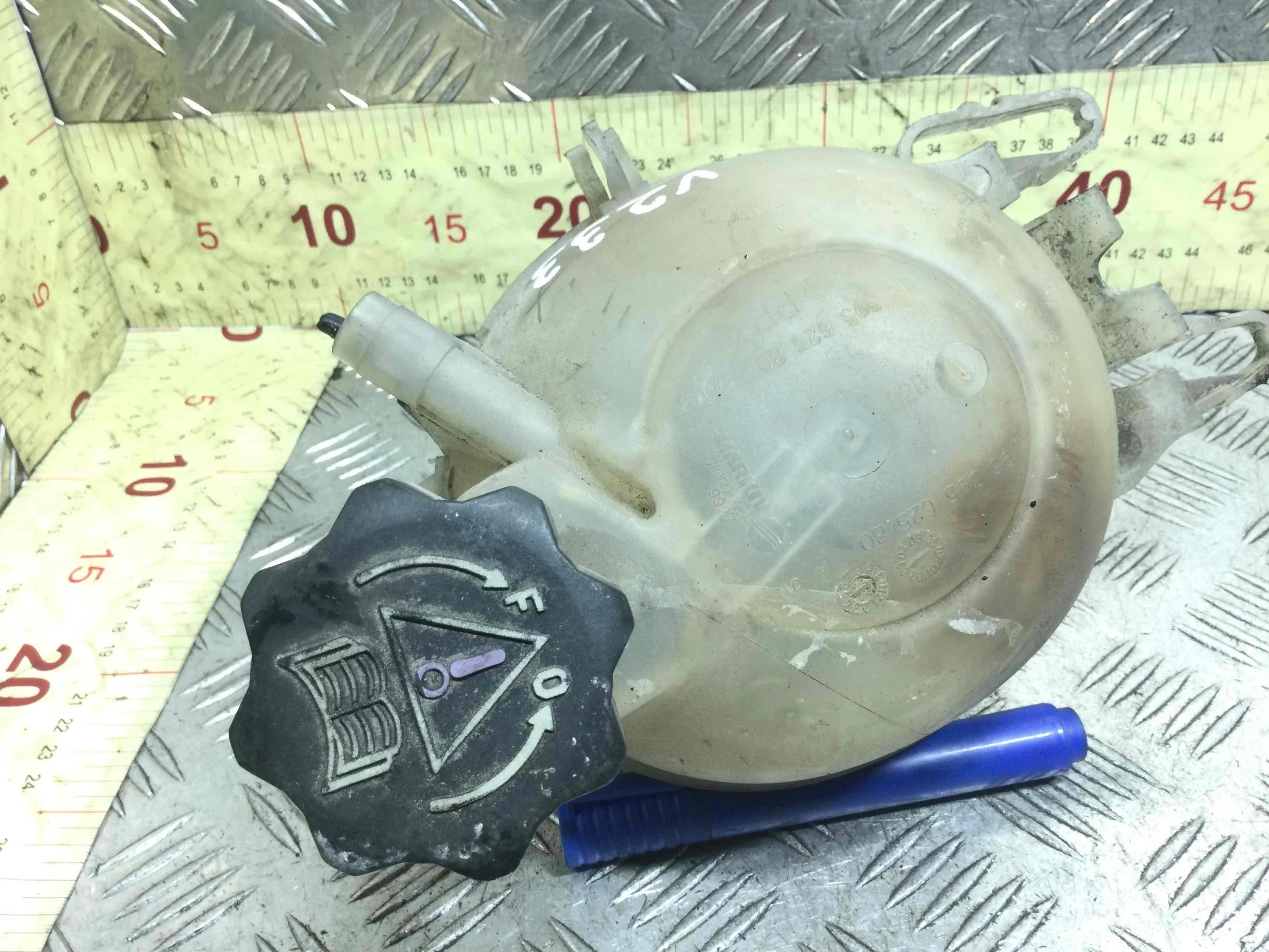 Бачок расширительный Citroen C3 1 поколение (2002-2010) бензин 1.6 i Робот Кабриолет