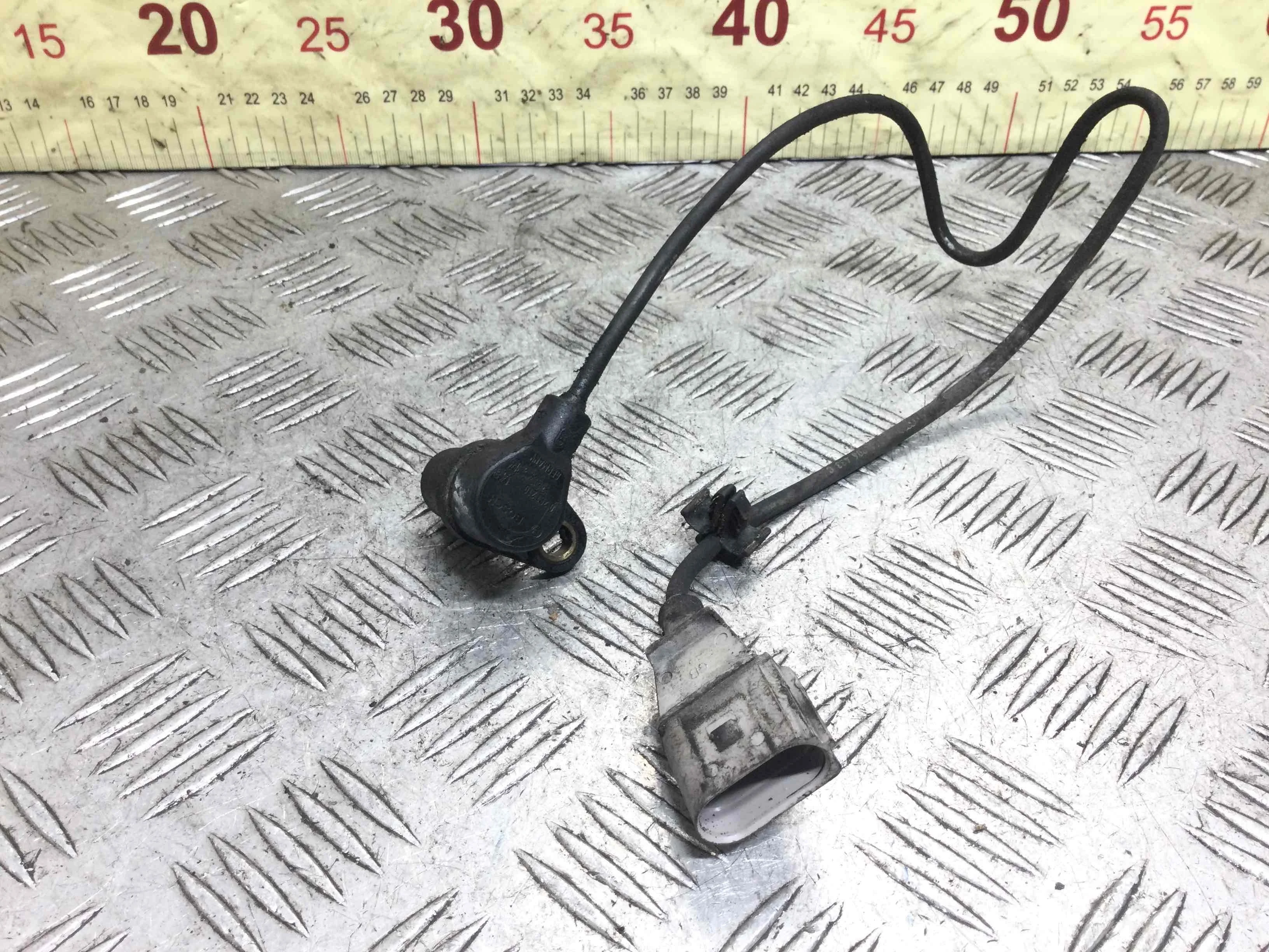 Датчик коленвала Volkswagen Golf 4 поколение (1997-2004) бензин 1.6 i Механика Х/б